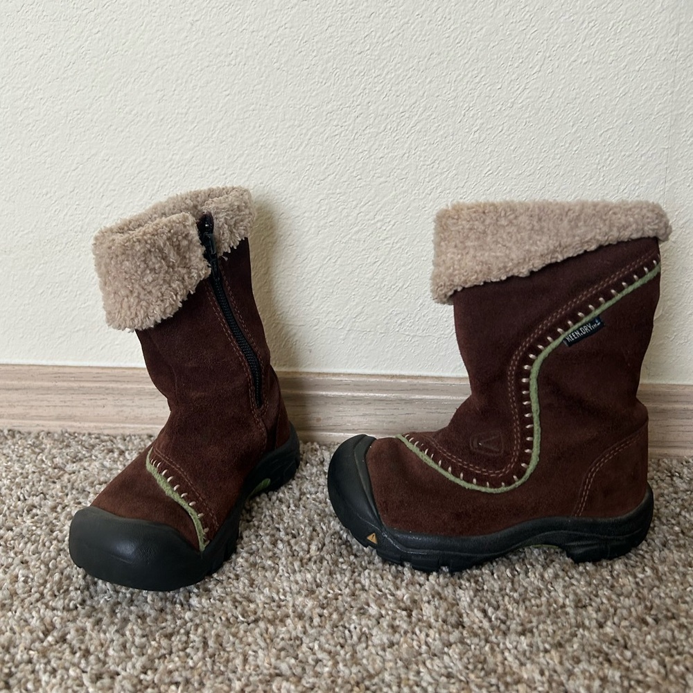Keen KeenDry Brown Suede Boots Sherpa Lined Toddlers Size 9 Little Girl Winter